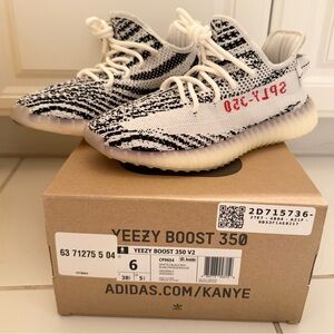 Adidas Yeezy Boost 350 V2 / Zebra (with box)